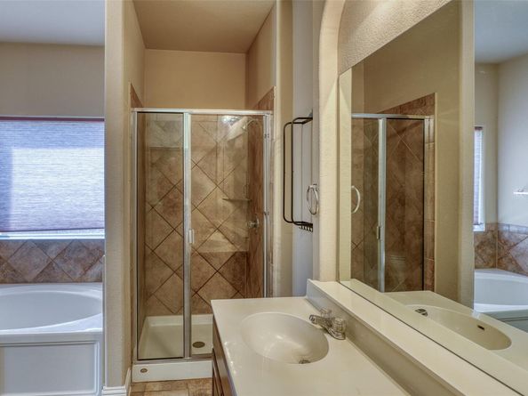 11033 Desert Willow LOOP, Austin TX 78748