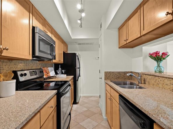 3204 Menchaca RD 216, Austin TX 78704