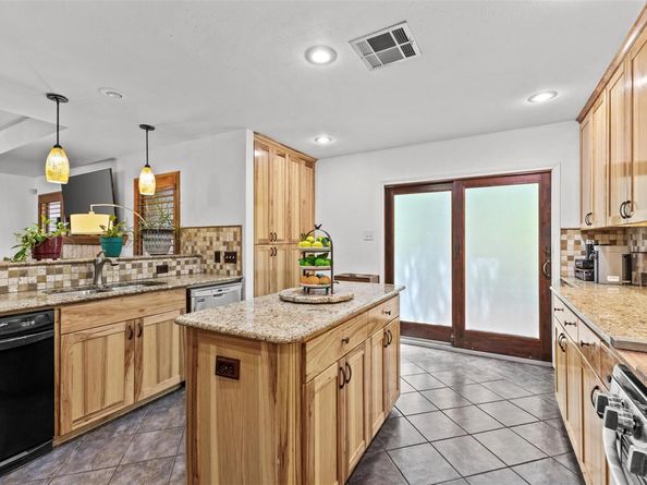 7513 Vol Walker DR, Austin TX 78749