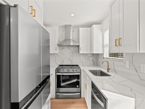 2706 Wheless LN 401, Austin TX 78723