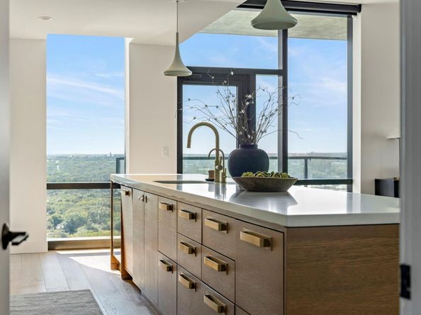 70 Rainey ST 2701, Austin TX 78701