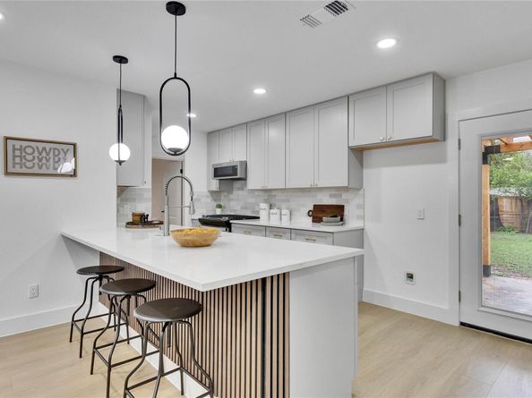 5508 Mapleleaf DR, Austin TX 78723