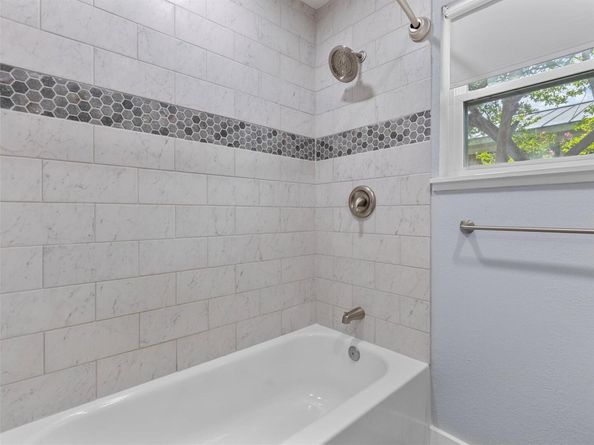1310 Cardinal Hill DR, Austin TX 78758