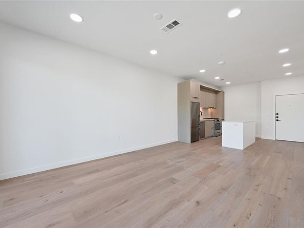 2209 S 1st ST 218, Austin TX 78704