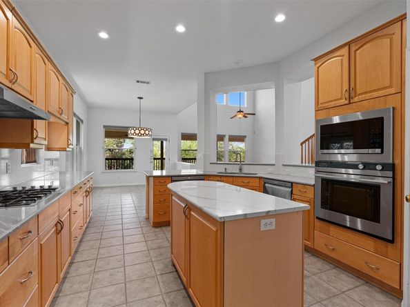 8204 Texas Plume RD, Austin TX 78759