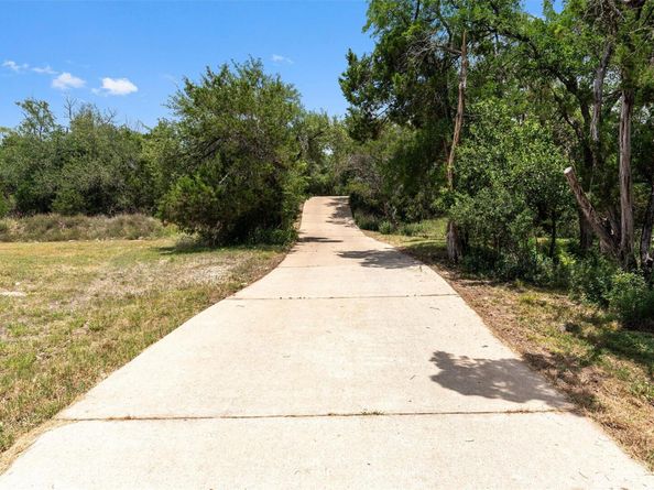 8204 Texas Plume RD, Austin TX 78759