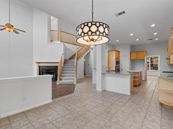 8204 Texas Plume RD, Austin TX 78759