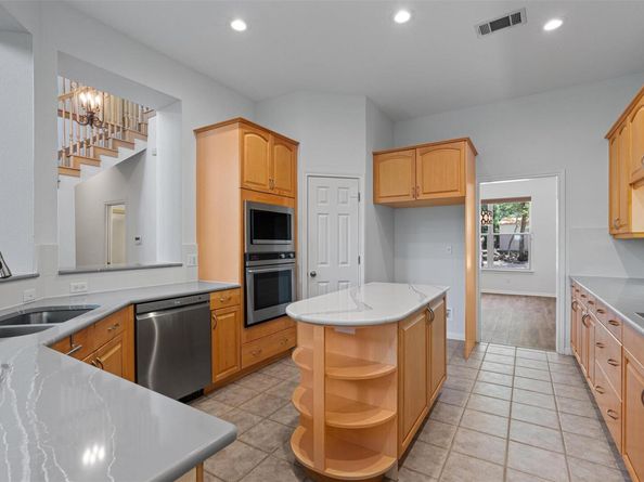 8204 Texas Plume RD, Austin TX 78759