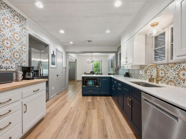 1211 S Church ST, Georgetown TX 78626