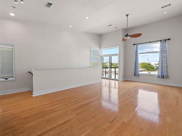 1702 S Lamar BLVD 9, Austin TX 78704