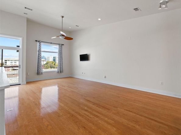 1702 S Lamar BLVD 9, Austin TX 78704