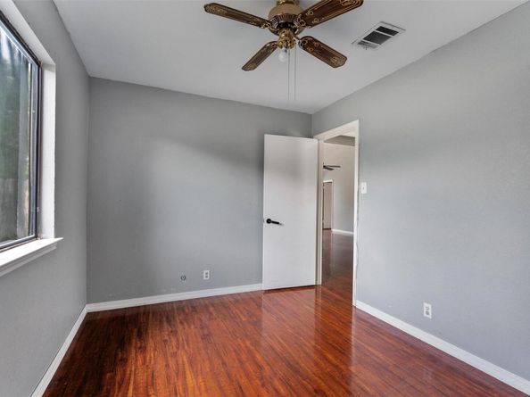 1806 Krizan Ave, Austin TX 78727