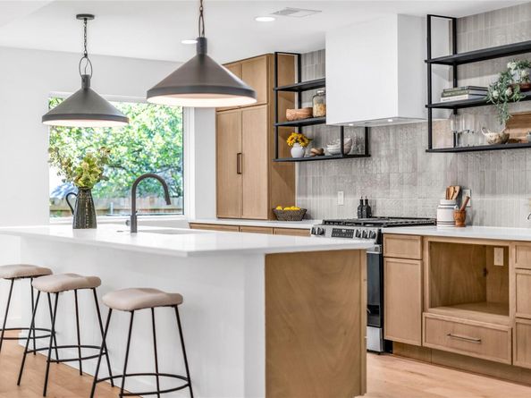 3902 Burr Oak LN, Austin TX 78727