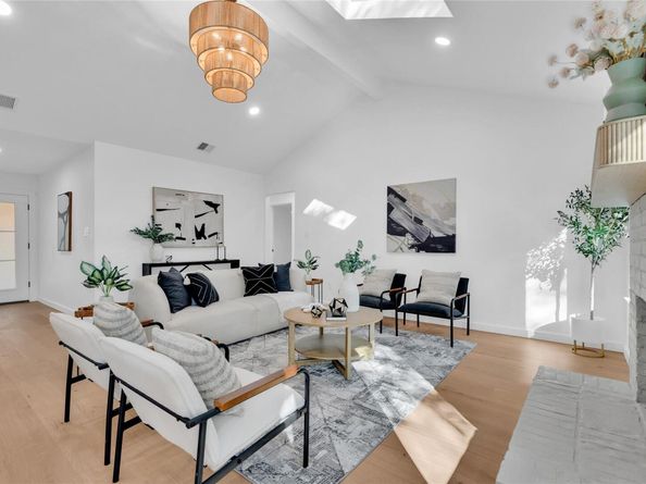 3902 Burr Oak LN, Austin TX 78727