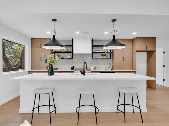 3902 Burr Oak LN, Austin TX 78727
