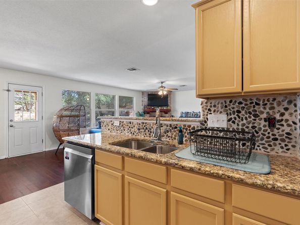 6005 La Mesa ST, Leander TX 78645