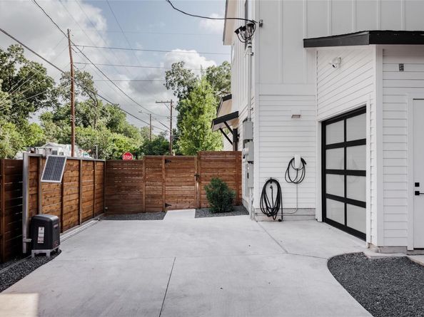 1401 Holly ST A, Austin TX 78702
