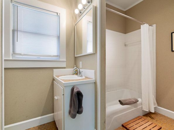 3102 Hemphill PARK, Austin TX 78705