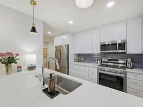 702 Castle Ridge RD B, Austin TX 78746