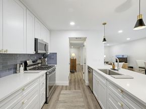 702 Castle Ridge RD B, Austin TX 78746