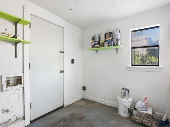 600 W Applegate DR, Austin TX 78753