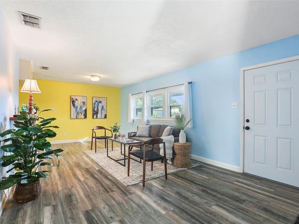 600 W Applegate DR, Austin TX 78753