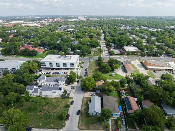 2200 E 18th ST, Austin TX 78702