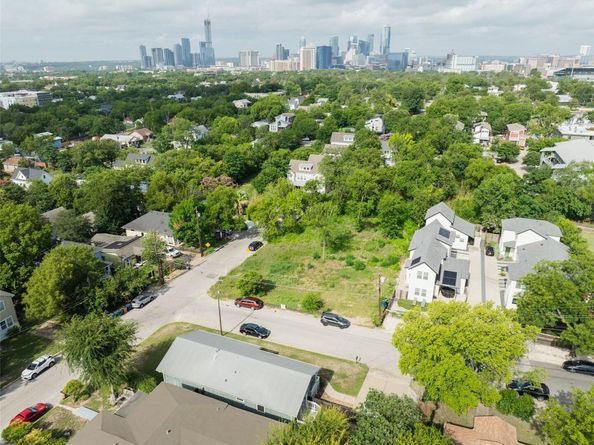 2200 E 18th ST, Austin TX 78702