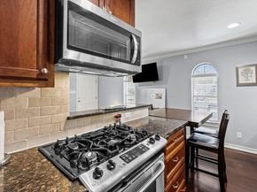 407 E 45th ST 116, Austin TX 78751
