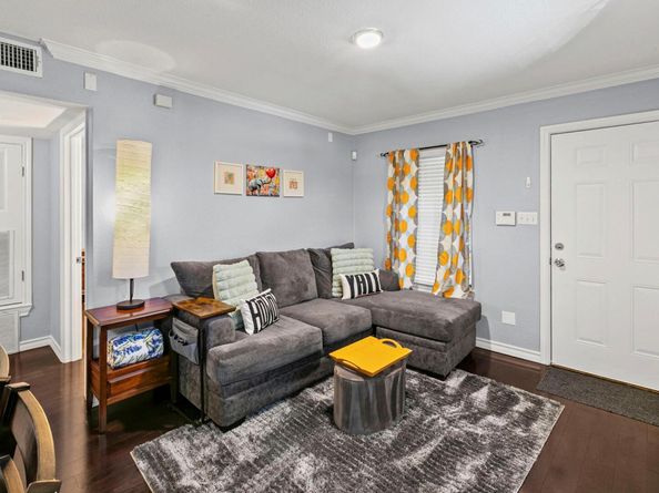 407 E 45th ST 116, Austin TX 78751