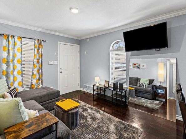 407 E 45th ST 116, Austin TX 78751