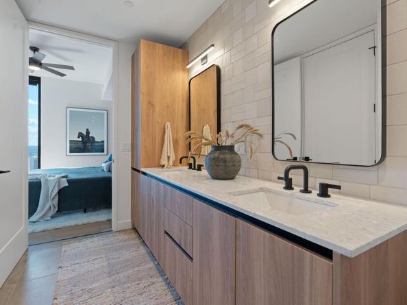 84 East Ave 2410, Austin TX 78701