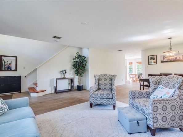8210 Landsman Dr, Austin TX 78736