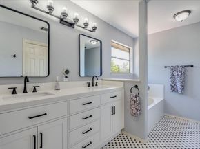 8210 Landsman Dr, Austin TX 78736