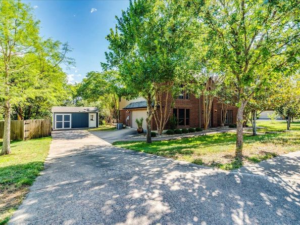 8210 Landsman Dr, Austin TX 78736