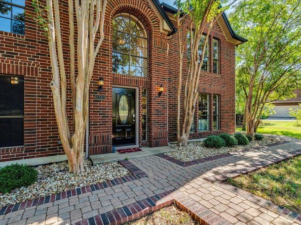 8210 Landsman Dr, Austin TX 78736