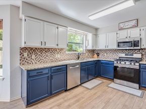 8210 Landsman Dr, Austin TX 78736