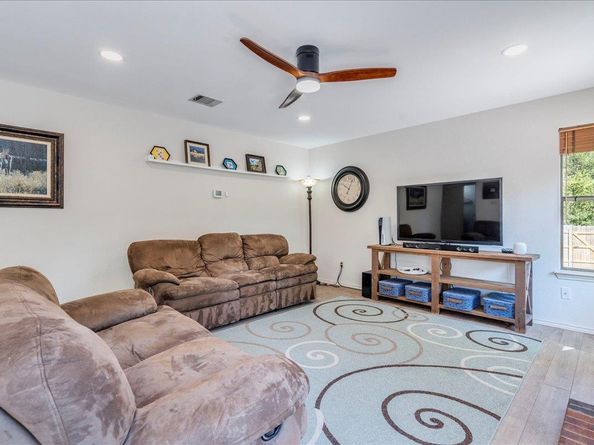 8210 Landsman Dr, Austin TX 78736