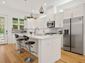 1411 Cometa ST A, Austin TX 78721