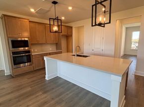 125 Las Posas DR, Liberty Hill TX 78642