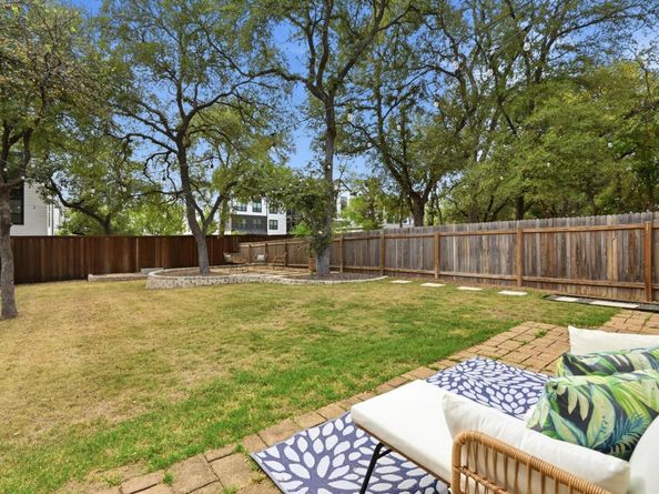 7709 Menchaca RD 15, Austin TX 78745