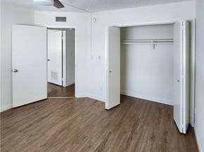 10923 Moorpark Street, North Hollywood (los Angeles) CA 91602
