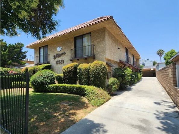 10923 Moorpark Street, North Hollywood (los Angeles) CA 91602