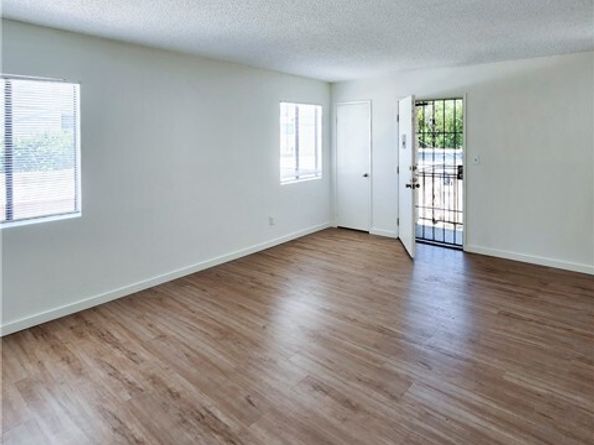 10923 Moorpark Street, North Hollywood (los Angeles) CA 91602