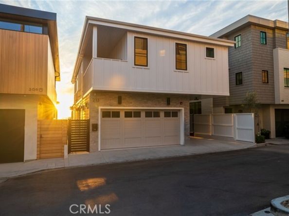 213 Bayview Drive, Manhattan Beach CA 90266