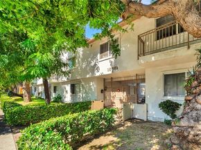 18601 Collins Street D17, Tarzana (los Angeles) CA 91356
