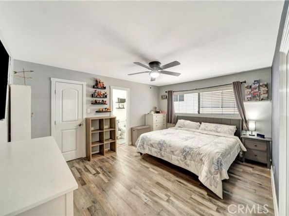 18601 Collins Street D17, Tarzana (los Angeles) CA 91356