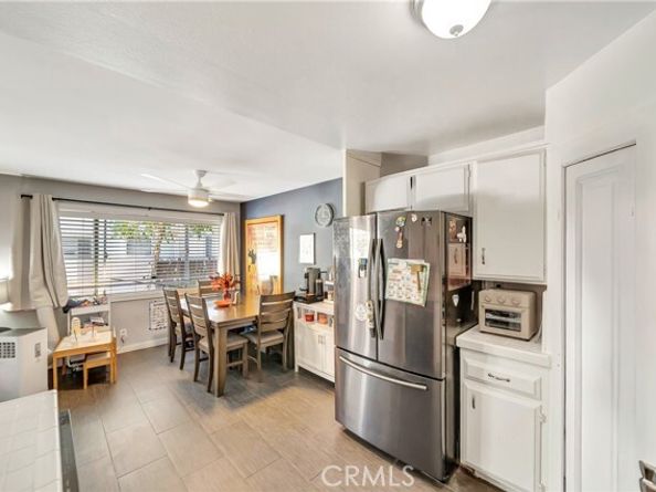 18601 Collins Street D17, Tarzana (los Angeles) CA 91356