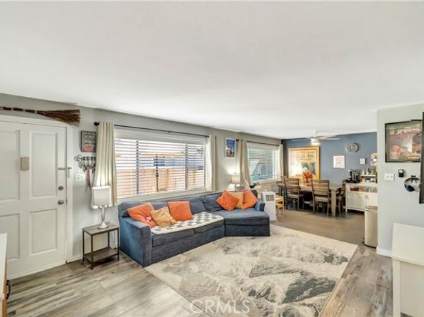 18601 Collins Street D17, Tarzana (los Angeles) CA 91356