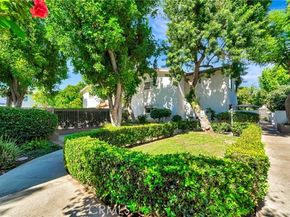 18601 Collins Street D17, Tarzana (los Angeles) CA 91356